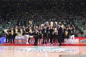 CCTV5直播，辽宁男篮2主力出战成疑，杨鸣启用第3中锋，争4大混战